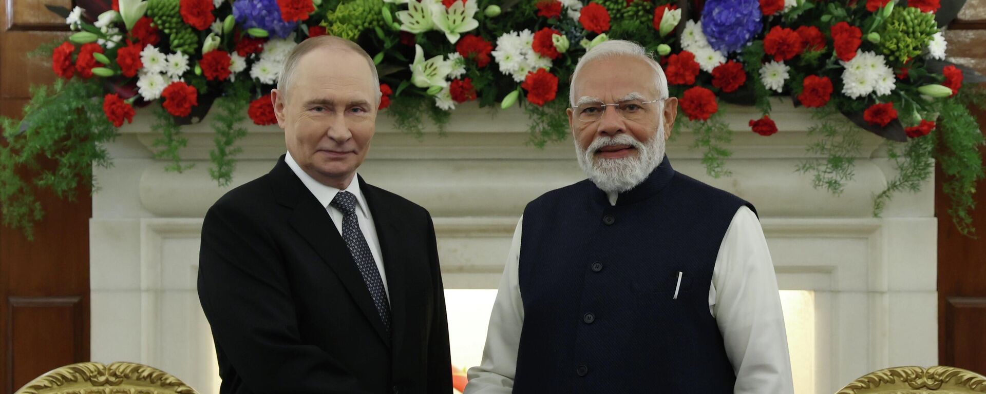 O presidente russo Vladimir Putin e o primeiro-ministro indiano Narendra Modi. - Sputnik Brasil, 1920, 05.12.2025
