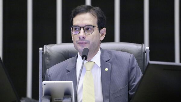 O deputado federal Léo Prates (PDT-BA) durante sessão na Câmara, em novembro de 2025 - Sputnik Brasil