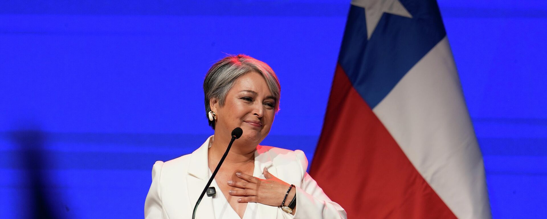 A candidata presidencial chilena Jeannette Jara durante comício, em novembro de 2025 - Sputnik Brasil, 1920, 06.12.2025