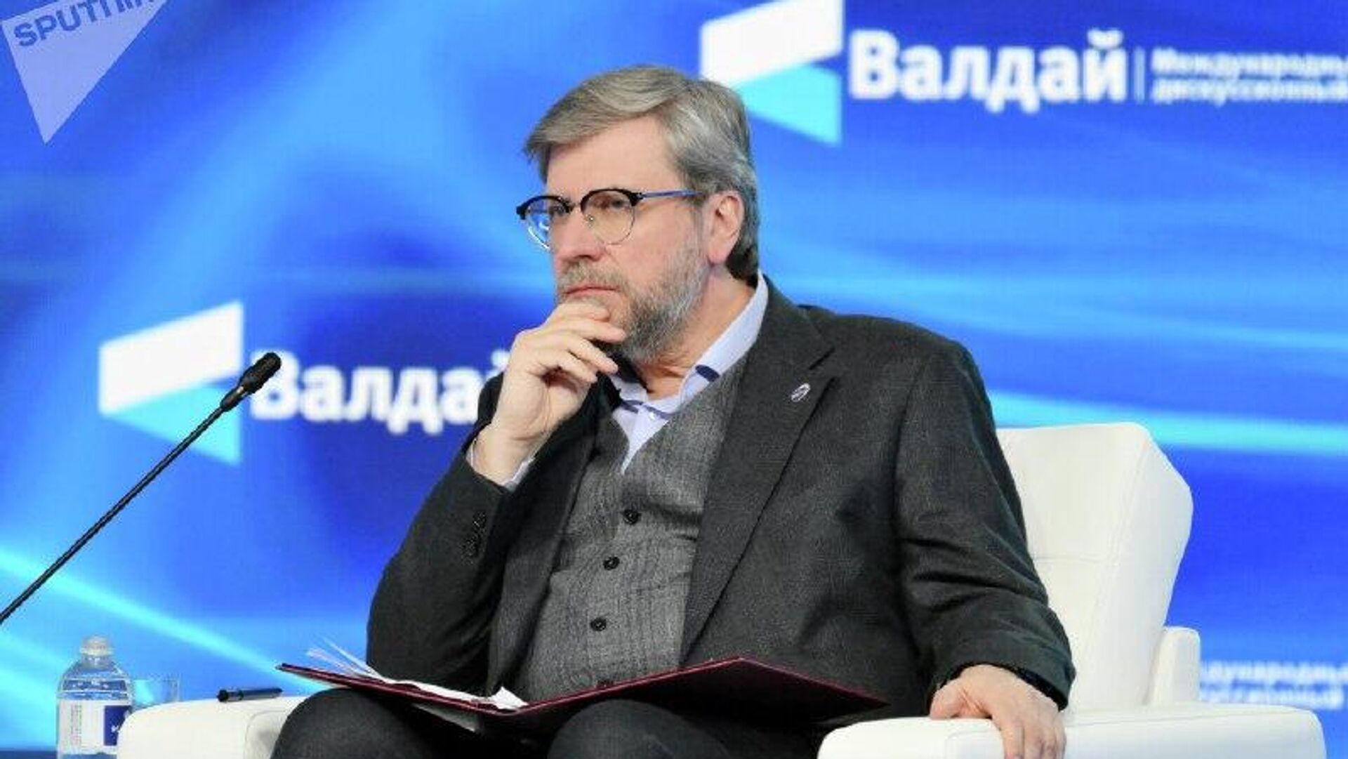 Brasil é mais interessante que Rússia para Washington, diz analista sobre nova estratégica dos EUA Brasil é mais interessante que Rússia para Washington, diz analista sobre nova estratégica dos EUA - Sputnik Brasil, 1920, 06.12.2025