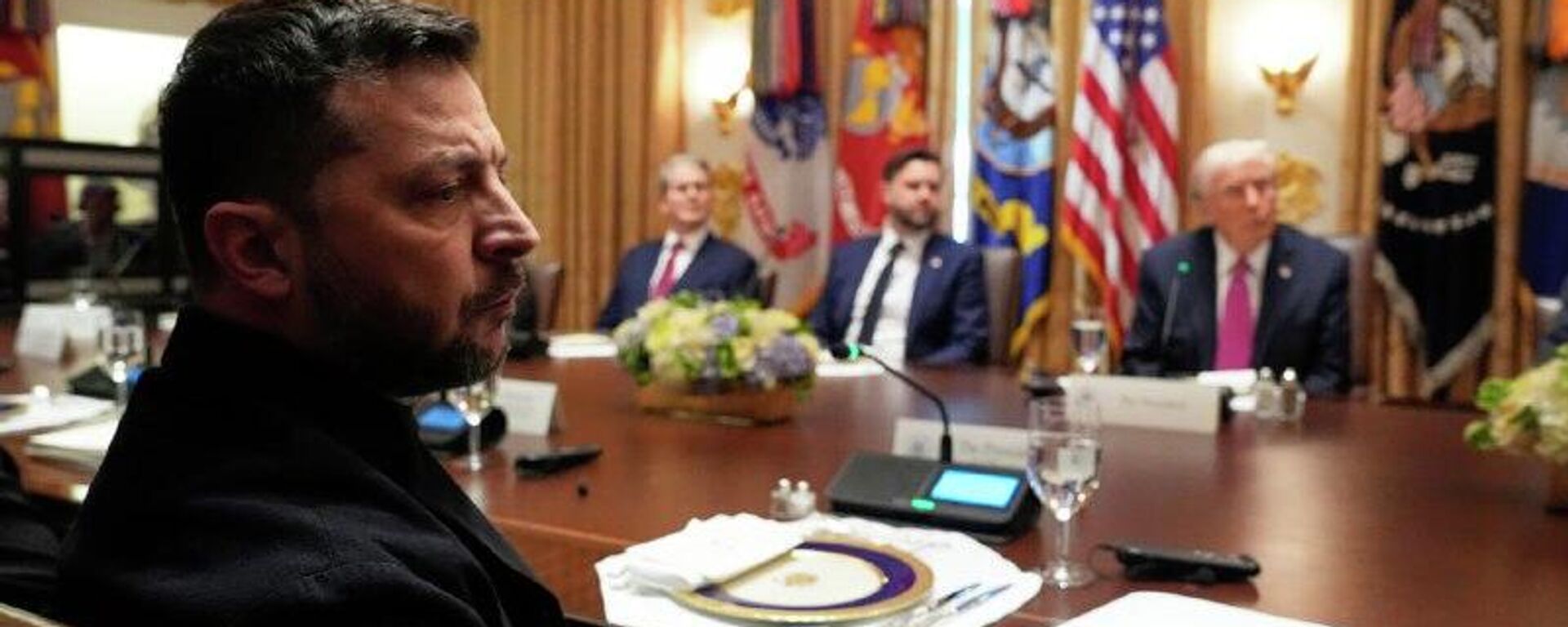 Pressão contra a Rússia se torna uma fraqueza crescente para o Ocidente, afirma analista - Sputnik Brasil, 1920, 06.12.2025