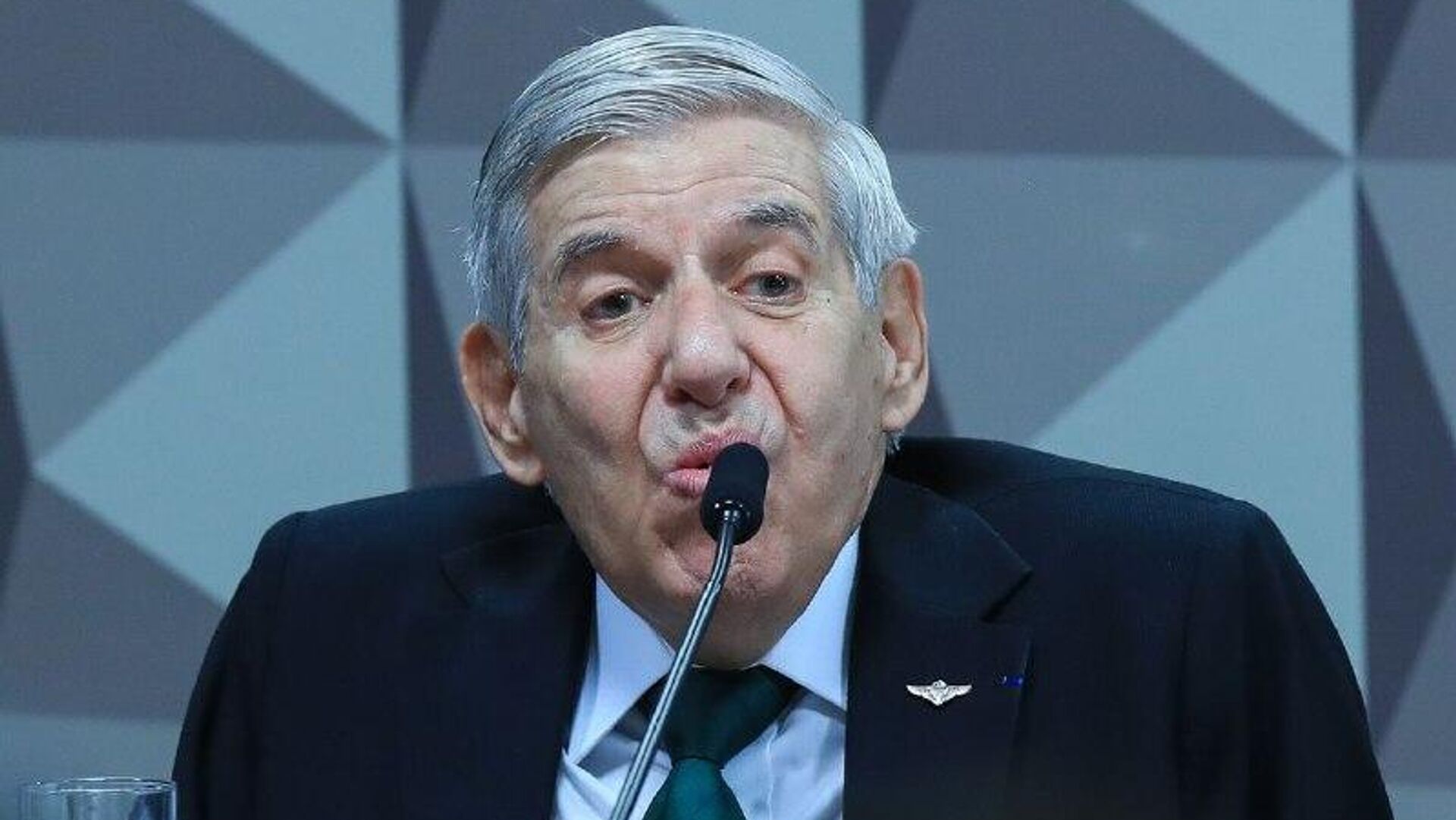 🩺 Exame médico de Augusto Heleno pode decidir prisão domiciliar 🩺 Exame médico de Augusto Heleno pode decidir prisão domiciliar - Sputnik Brasil, 1920, 12.12.2025