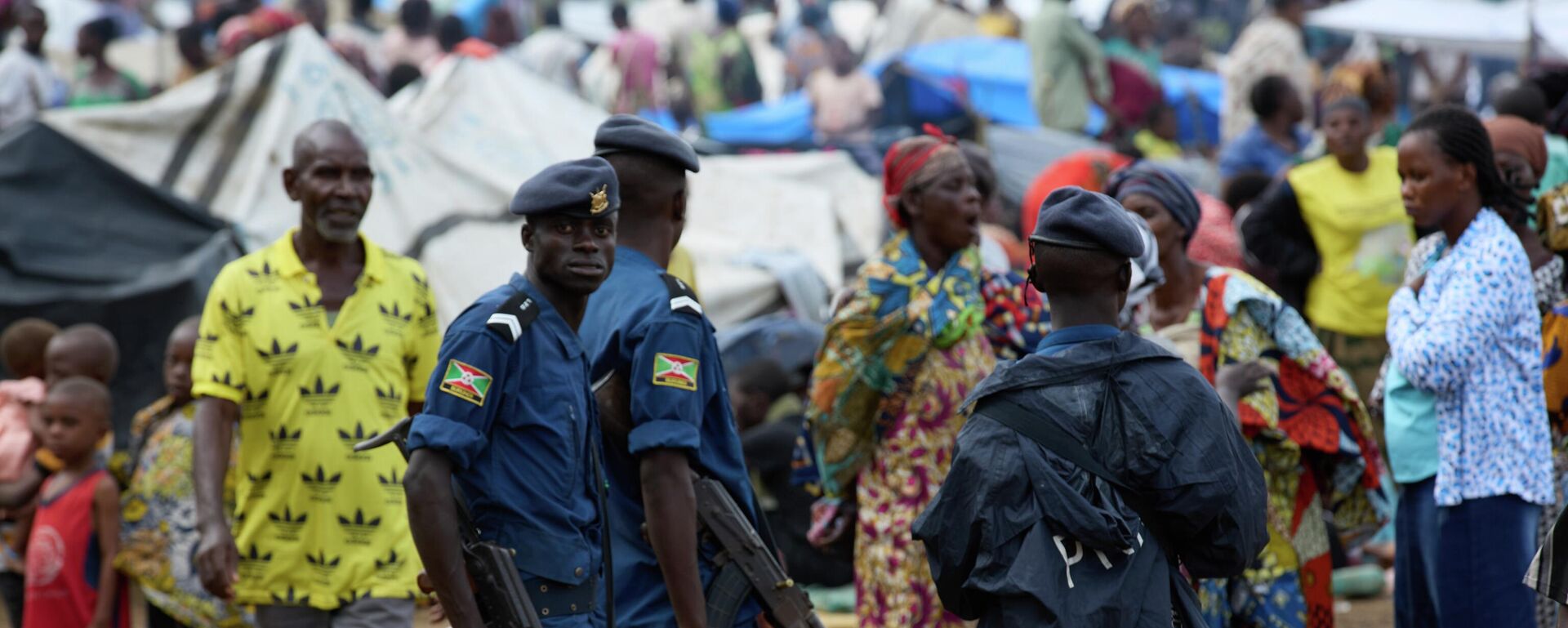 Soldados e refugiados congoleses - Sputnik Brasil, 1920, 12.12.2025