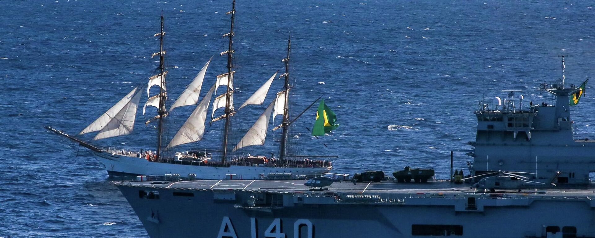 Navio-Aeródromo Multipropósito Atlântico (A140) e Navio-Veleiro Cisne Branco - Sputnik Brasil, 1920, 12.12.2025