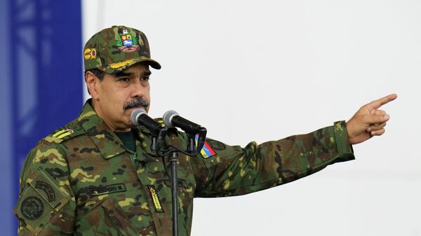 O presidente da Venezuela, Nicolás Maduro, durante discurso em evento do governo, em novembro de 2025 - Sputnik Brasil