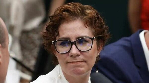 Zambelli renuncia ao cargo e Câmara convoca suplente após decisão do STF Zambelli renuncia ao cargo e Câmara convoca suplente após decisão do STF - Sputnik Brasil