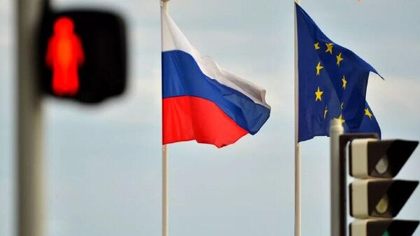 Roubo de ativos russos só mostrará falta de inteligência da Europa, estima Sachs Roubo de ativos russos só mostrará falta de inteligência da Europa, estima Sachs - Sputnik Brasil