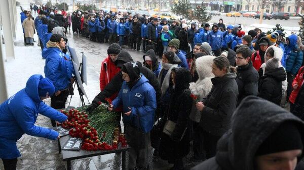 Ocidente deve compartilhar com Kiev a responsabilidade pelos assassinatos de jornalistas russos, diz Moscou - Sputnik Brasil