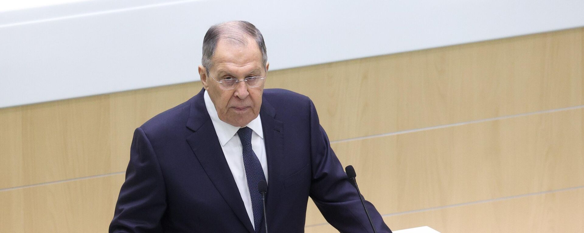 O ministro de Relações Exteriores da Rússia, Sergei Lavrov, durante discurso - Sputnik Brasil, 1920, 15.12.2025
