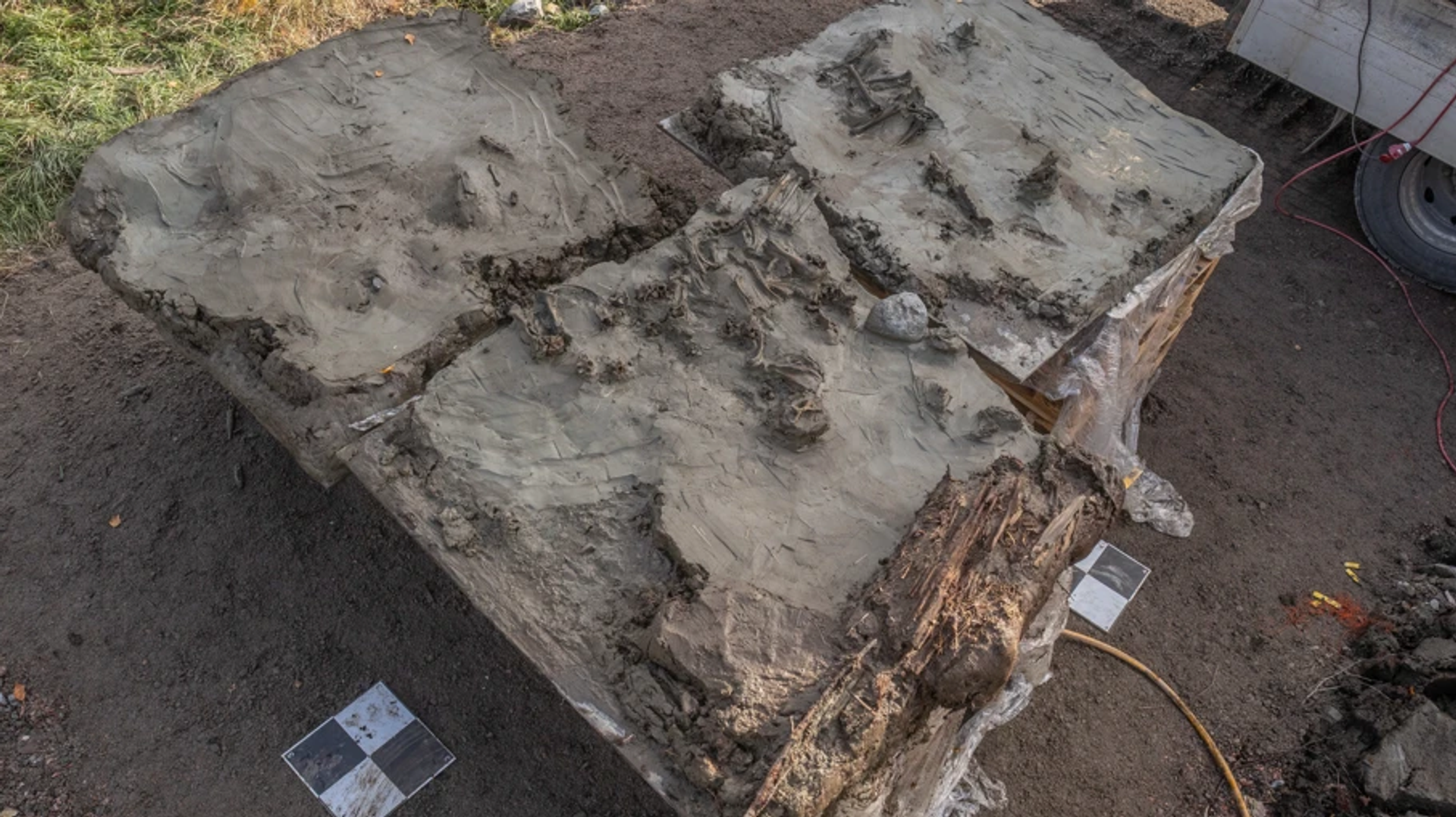 Sítio arqueológico em Logsjomossen, na Suécia, em que a descoberta incomum foi feita Sítio arqueológico em Logsjomossen, na Suécia, em que a descoberta incomum foi feita - Sputnik Brasil, 1920, 16.12.2025