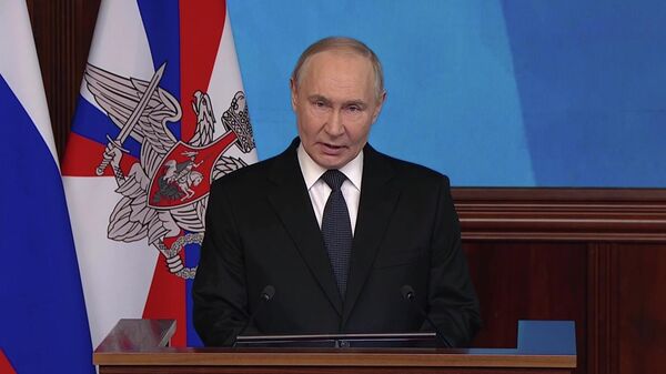 O presidente russo Vladimir Putin durante seu discurso no Ministério da Defesa - Sputnik Brasil