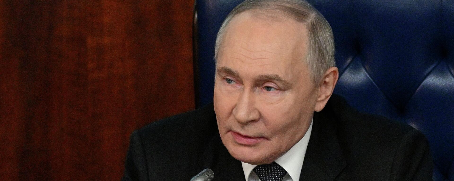 O presidente russo, Vladimir Putin, discursa na reunião anual do conselho do Ministério da Defesa do país, em Moscou, em 16 de outubro de 2025 - Sputnik Brasil, 1920, 17.12.2025