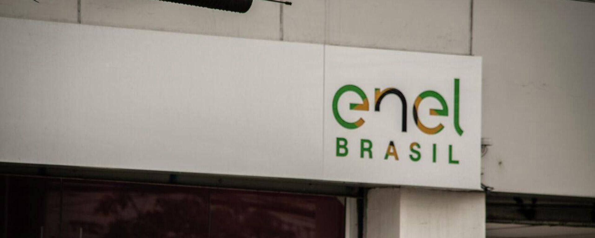 Fachada da Enel em São Paulo, empresa que demorou mais de uma semana para reestabelecer o fornecimento de energia elétrica em partes do estado. 17 de dezembro de 2025 - Sputnik Brasil, 1920, 17.12.2025