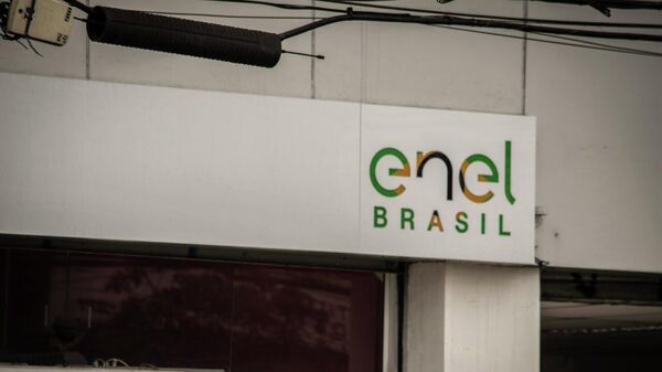 Fachada da Enel em São Paulo, empresa que demorou mais de uma semana para reestabelecer o fornecimento de energia elétrica em partes do estado. 17 de dezembro de 2025 - Sputnik Brasil