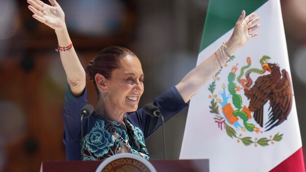 A presidente do México, Claudia Sheinbaum, durante evento público, em março de 2025 - Sputnik Brasil