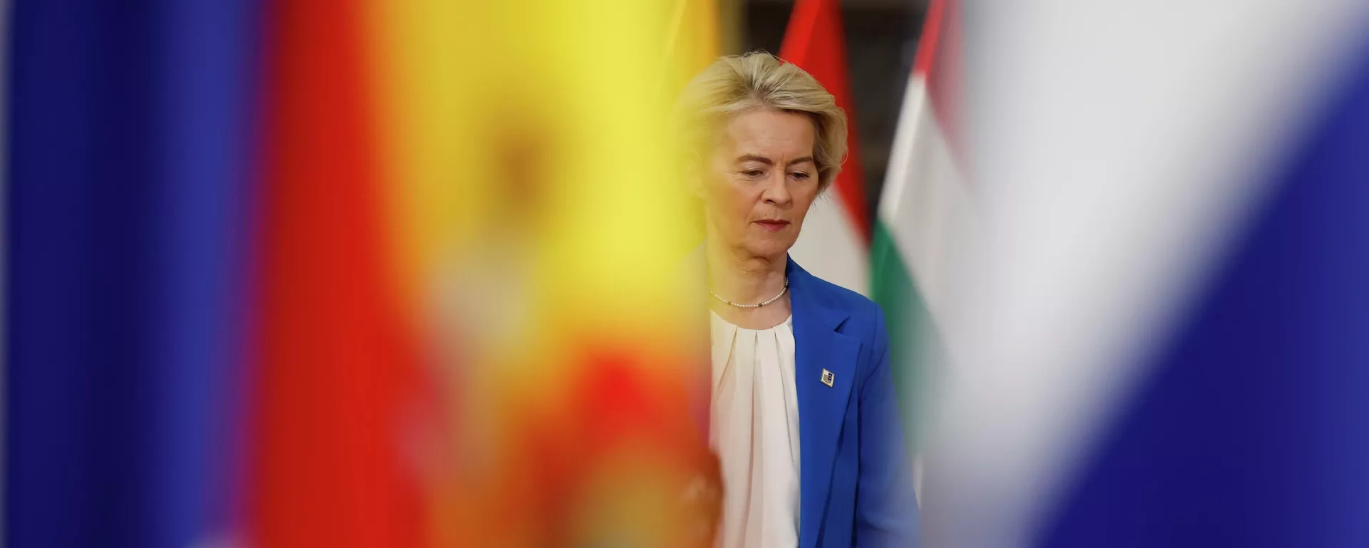 A presidente da Comissão Europeia, Ursula von der Leyen, durante cúpula da União Europeia, em dezembro de 2025 - Sputnik Brasil, 1920, 18.12.2025