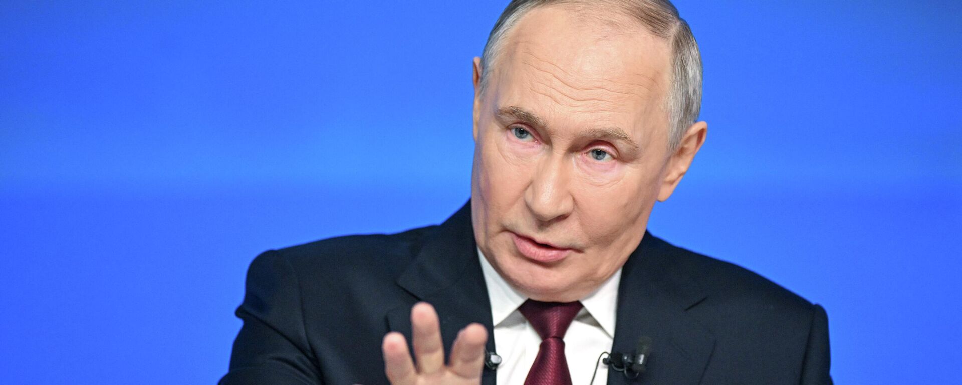 Presidente russo Vladimir Putin responde às perguntas durante a grande coletiva de imprensa em 19 de desembro de 2025 - Sputnik Brasil, 1920, 29.12.2025