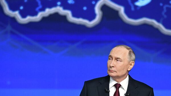 Vladimir Putin fará um balanço do ano na grande coletiva de imprensa linha direta sem roteiro - Sputnik Brasil