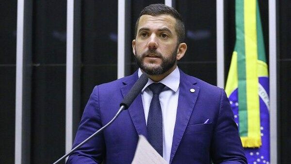 ‍ Polícia faz buscas contra 2 deputados do PL acusados de desvio de recursos públicos - Sputnik Brasil