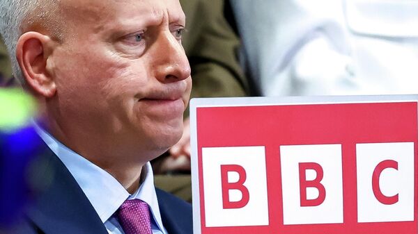 Correspondente da emissora britânica BBC, Steven Rosenberg, durante o programa Resultados do Ano com o presidente Vladimir Putin em 19 de dezembro de 2025 - Sputnik Brasil