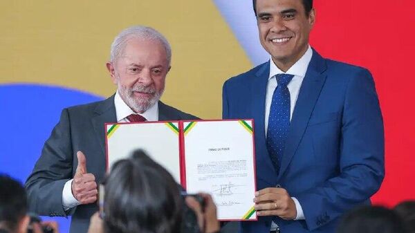 Gustavo Feliciano assume Ministério do Turismo e defende acesso popular ao setor - Sputnik Brasil