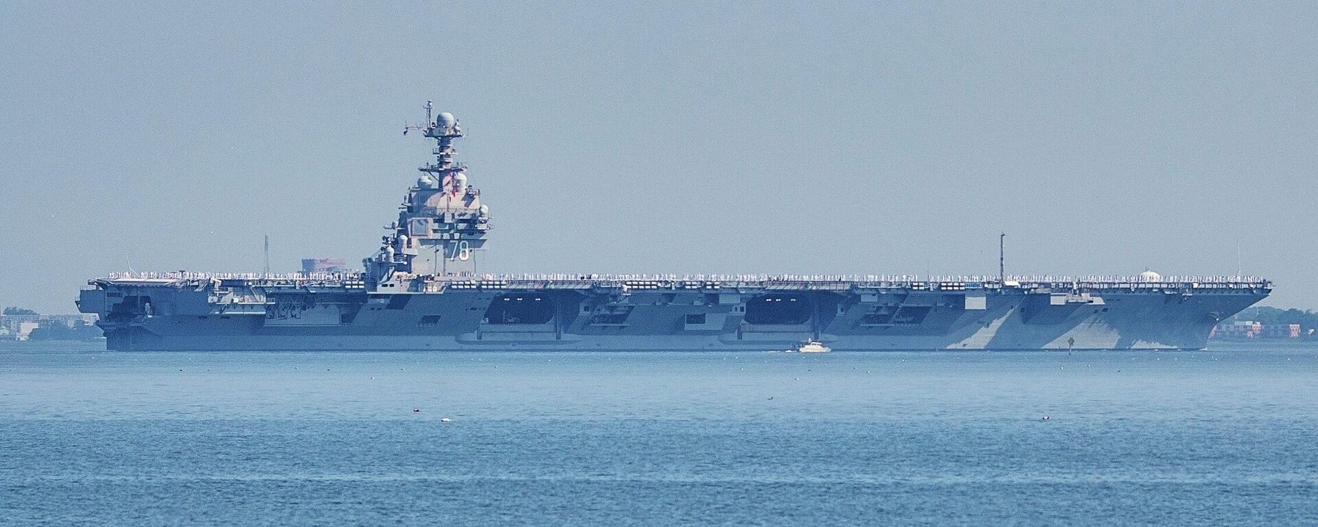 O porta-aviões USS Gerald R. Ford deixa a Estação Naval de Norfolk, em Virgínia, em junho de 2025 - Sputnik Brasil, 1920, 24.12.2025