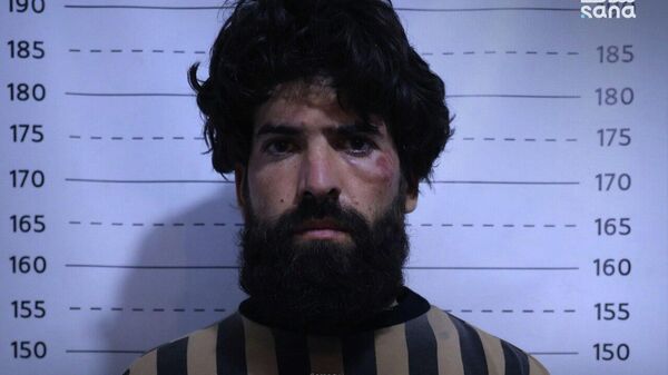 Identificado como Taha al-Zoubi, também conhecido como Abu Omar Tabiya, suposto líder do Estado Islâmico na região de Damasco, capital síria, foi preso junto a outros suspeitos - Sputnik Brasil