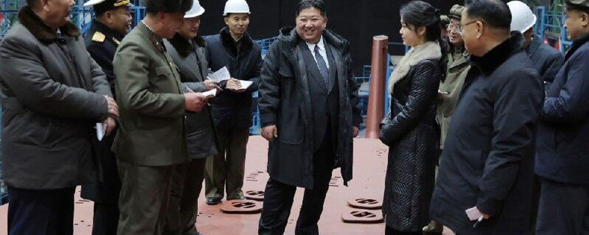 Kim Jong‑un inspeciona construção de submarino nuclear estratégico na Coreia do Norte - Sputnik Brasil, 1920, 25.12.2025