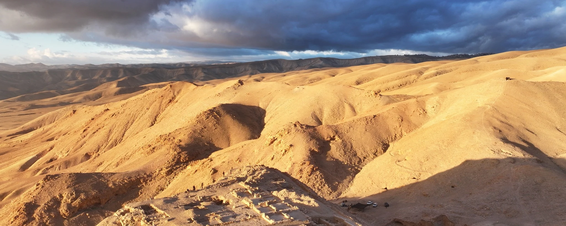 Ruínas da antiga cidade na Hircânia, no deserto da Judeia - Sputnik Brasil, 1920, 26.12.2025