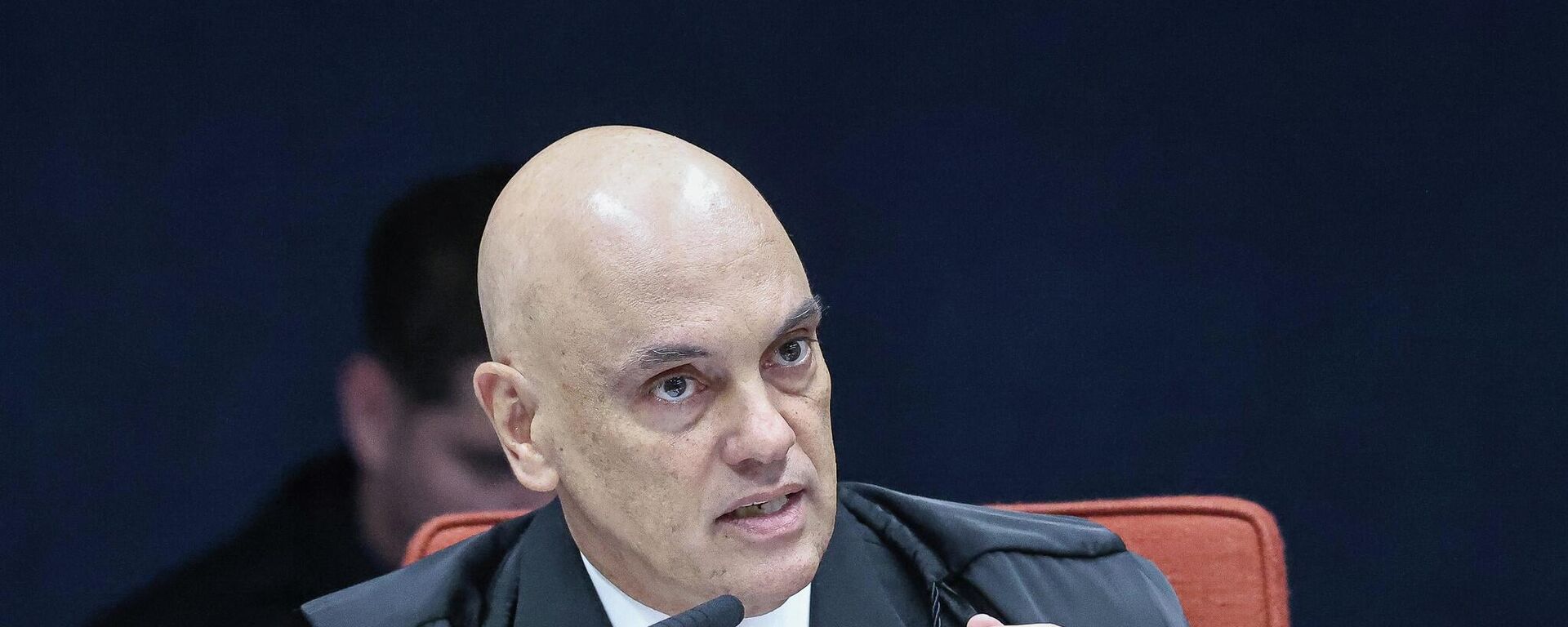 Alexandre de Moraes em sua decisão sobre condenados por trama golpista - Sputnik Brasil, 1920, 27.12.2025