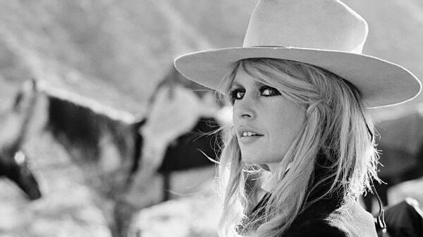 Brigitte Bardot, ícone do cinema francês, morre aos 91 anos - Sputnik Brasil
