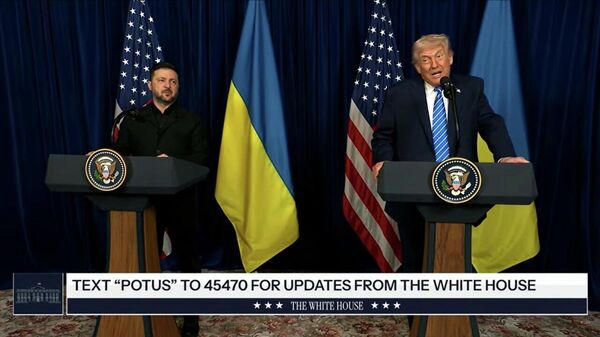 Entrevista coletiva do presidente dos EUA Donald Trump ao lado de Vladimir Zelensky. - Sputnik Brasil