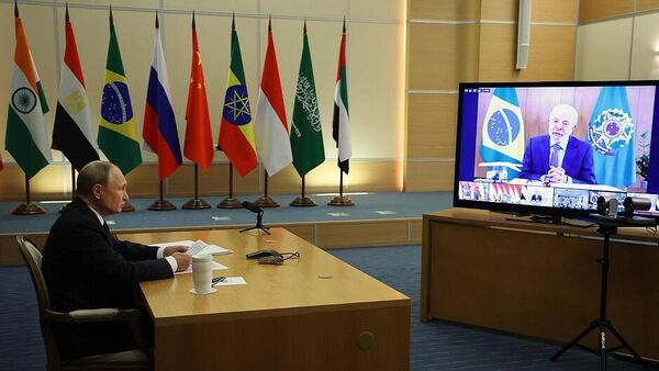 Vladimir Putin participou de uma reunião extraordinária do BRICS, realizada por videoconferência por iniciativa do Brasil no Kremlin, Russia | 08/09/2025 - Sputnik Brasil