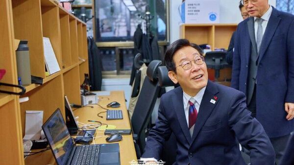 Presidente sul-coreano prevê melhora nas relações com a Rússia - Sputnik Brasil