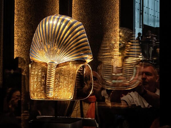 Abertura de Grande Museu Egípcio em GizéO museu abriu oficialmente em 1º de novembro, mostrando uma coleção de dezenas de milhares de peças inclusive os tesouros desenterrados na tumba de Tutancâmon em 1922. - Sputnik Brasil