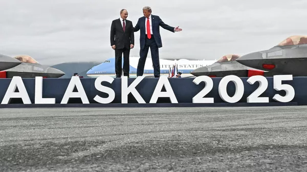 Cúpula Putin-Trump no Alasca: a primeira cúpula dos líderes russo e norte-americano em 4 anos aconteceu em 15 de agosto na base militar de Elmendorf-Richardson em Anchorage. Cúpula Putin-Trump no Alasca: a primeira cúpula dos líderes russo e norte-americano em 4 anos aconteceu em 15 de agosto na base militar de Elmendorf-Richardson em Anchorage. - Sputnik Brasil