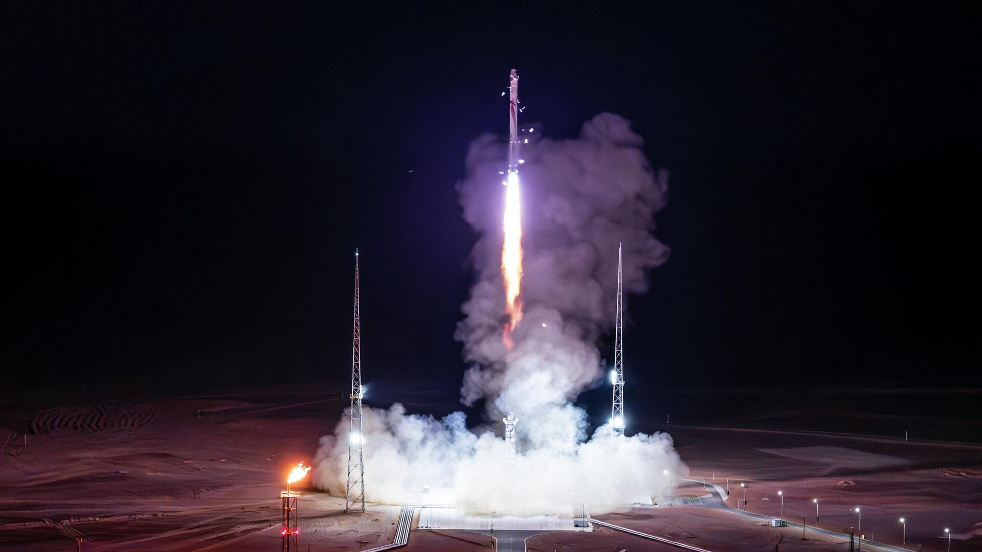 O foguete Zhuque-2 Y-3, movido a metano e transportando três satélites — Honghu, Honghu-2 e TY-33 — foi lançado do Centro de Lançamento de Satélites de Jiuquan, província de Gansu, China, 9 de dezembro de 2023 - Sputnik Brasil, 1920, 01.01.2026