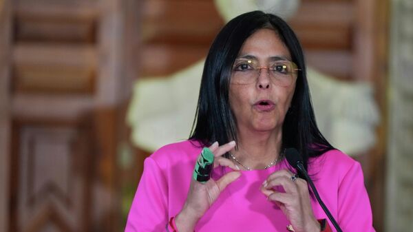 A vice-presidente venezuelana, Delcy Rodríguez, em conversa com a imprensa, em agosto de 2025 - Sputnik Brasil