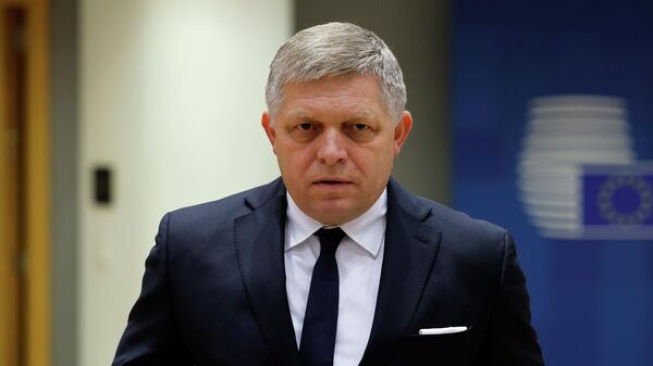 O primeiro-ministro da Eslováquia, Robert Fico, durante evento oficial em Bruxelas, Bélgica, em fevereiro de 2024 - Sputnik Brasil