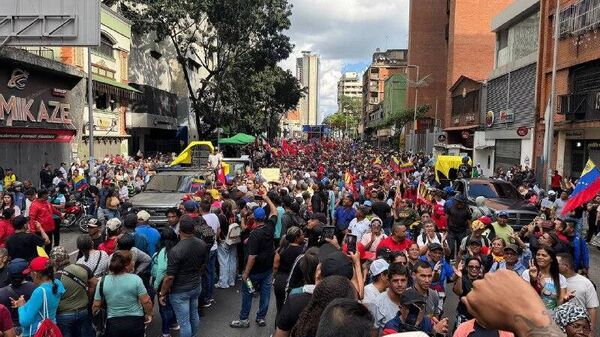 🪧 'Maduro, resista, o povo se levanta': Venezuelanos protestam após ataque dos EUA - Sputnik Brasil