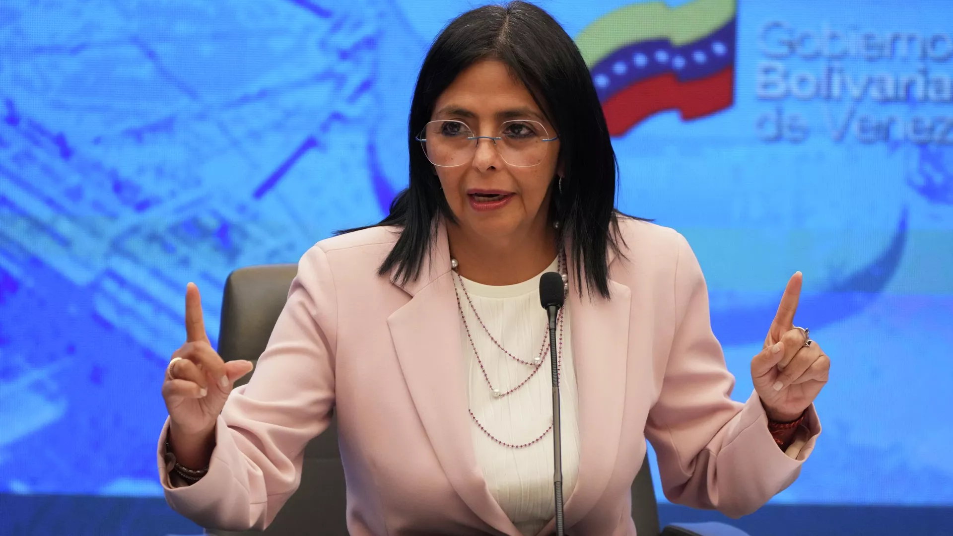 A vice-presidente da Venezuela, Delcy Rodríguez, durante coletiva de imprensa em Caracas, capital venezuelana, em novembro de 2024 A vice-presidente da Venezuela, Delcy Rodríguez, durante coletiva de imprensa em Caracas, capital venezuelana, em novembro de 2024 - Sputnik Brasil, 1920, 27.01.2026
