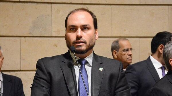 🫸 Carlos Bolsonaro diz que foi impedido de visitar o pai após cirurgia - Sputnik Brasil