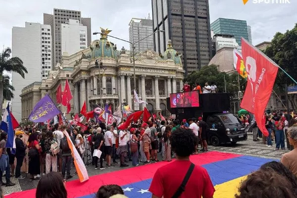 Ato na Cinelândia protesta contra política dos EUA na Venezuela - Sputnik Brasil