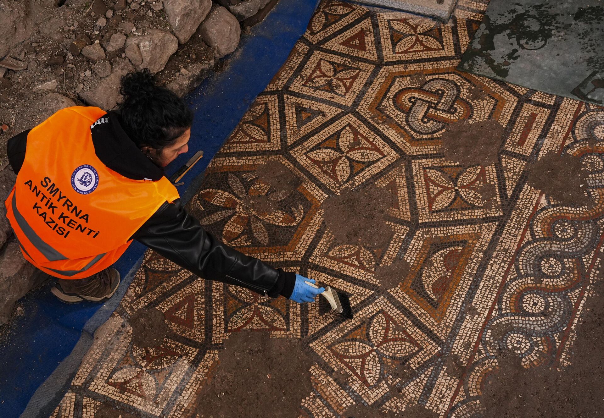Piso de mosaico, com a imagem do nó de Salomão encontrado na ágora da cidade antida Esmirna, na Turquia