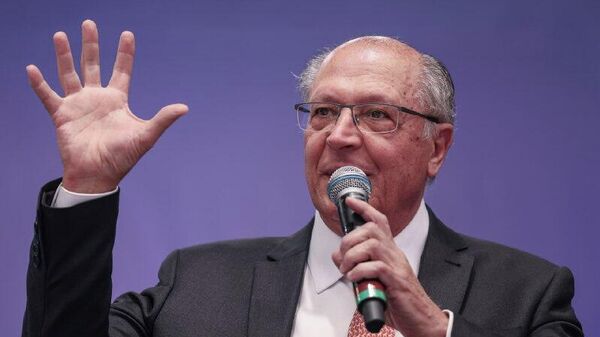 Brasil aposta no acordo Mercosul–UE para fortalecer o comércio global, diz Alckmin - Sputnik Brasil