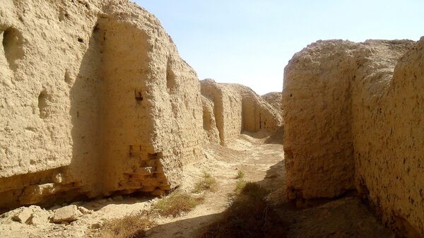 Ruínas perto do zigurate babilônico em Kish, no Iraque - Sputnik Brasil