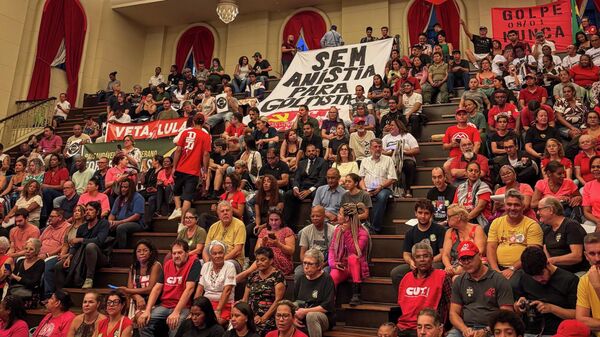 Ato na USP em São Paulo lembra os três anos do 8 de Janeiro. 8 de janeiro de 2025. - Sputnik Brasil