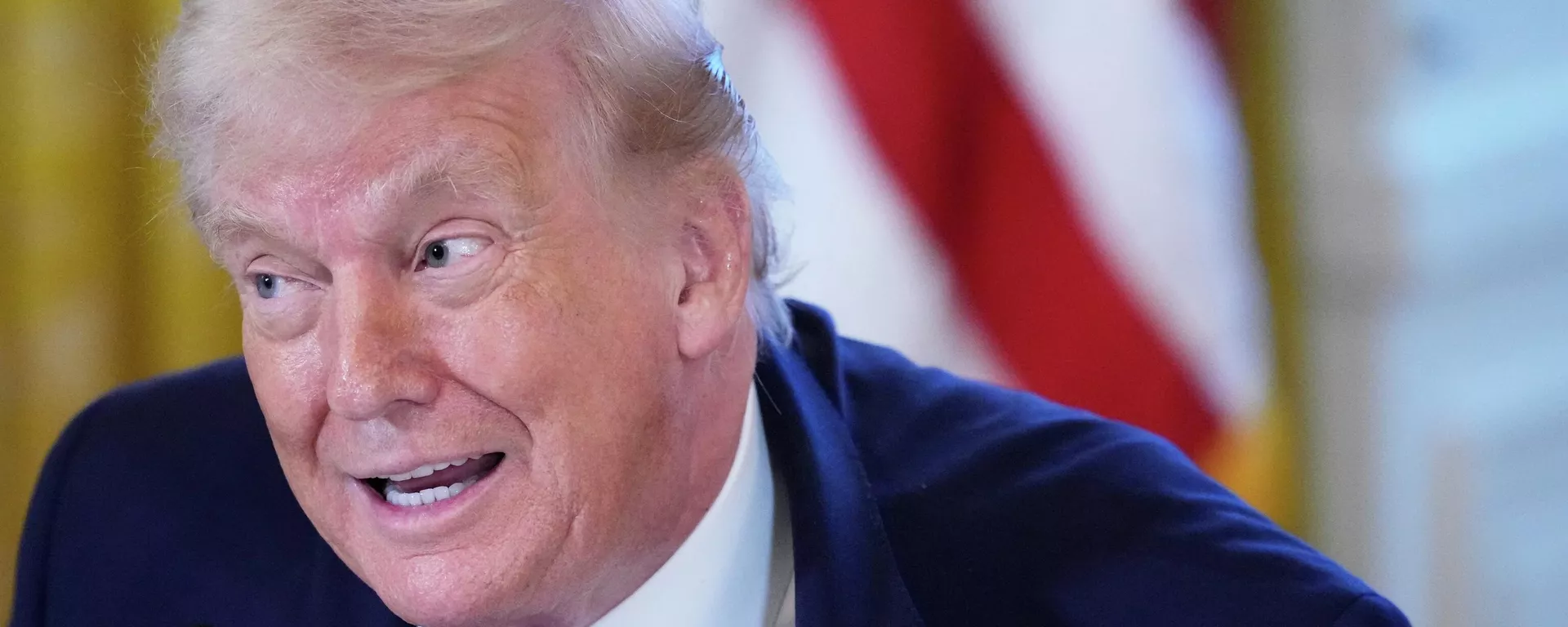 Donald Trump, presidente dos Estados Unidos, durante reunião com executivos do setor petrolífero na Casa Branca. Washington, D.C., 9 de janeiro de 2026 - Sputnik Brasil, 1920, 15.03.2026