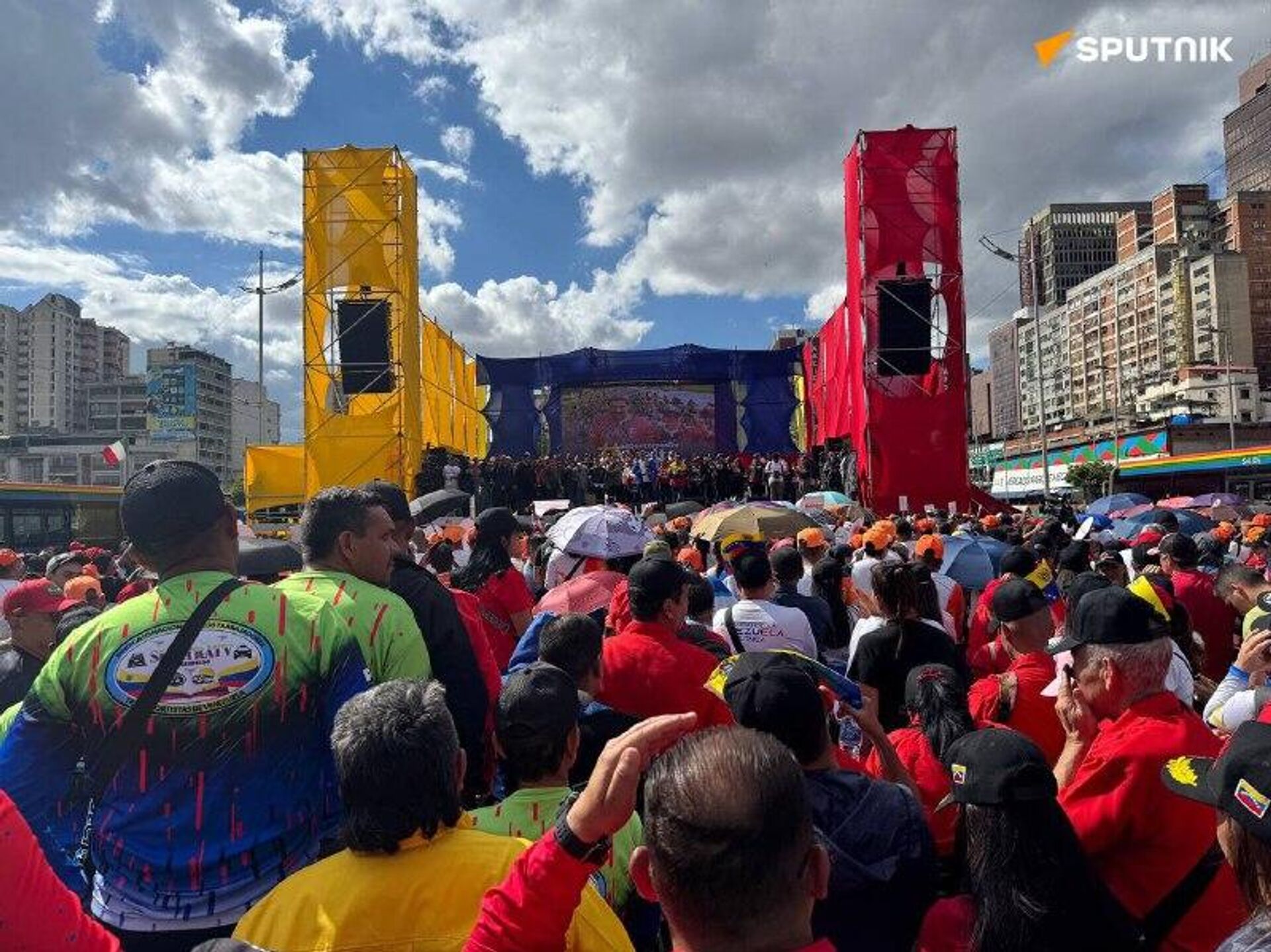 🪧 Venezuelanos exigem a libertação de Nicolás Maduro e Cilia Flores em Caracas