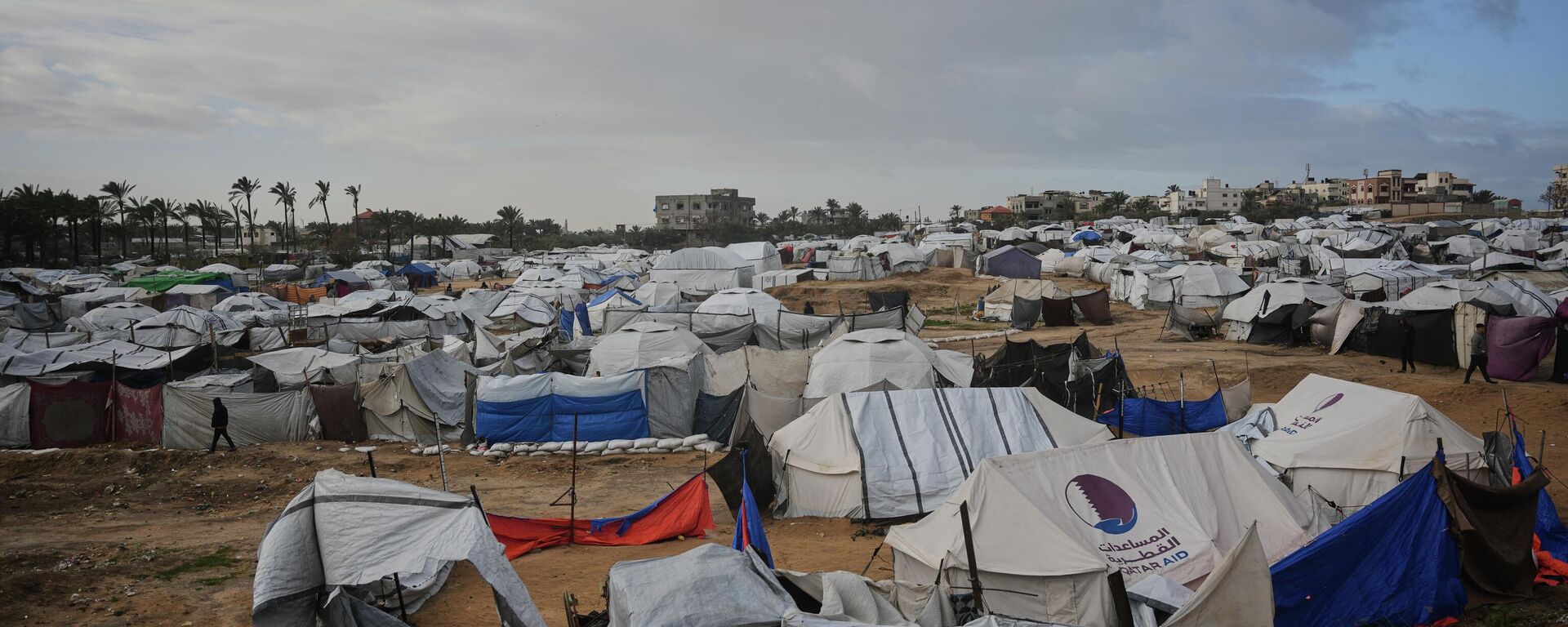 Palestinos vivem em tendas na região central da Faixa de Gaza, em janeiro de 2026 - Sputnik Brasil, 1920, 14.01.2026